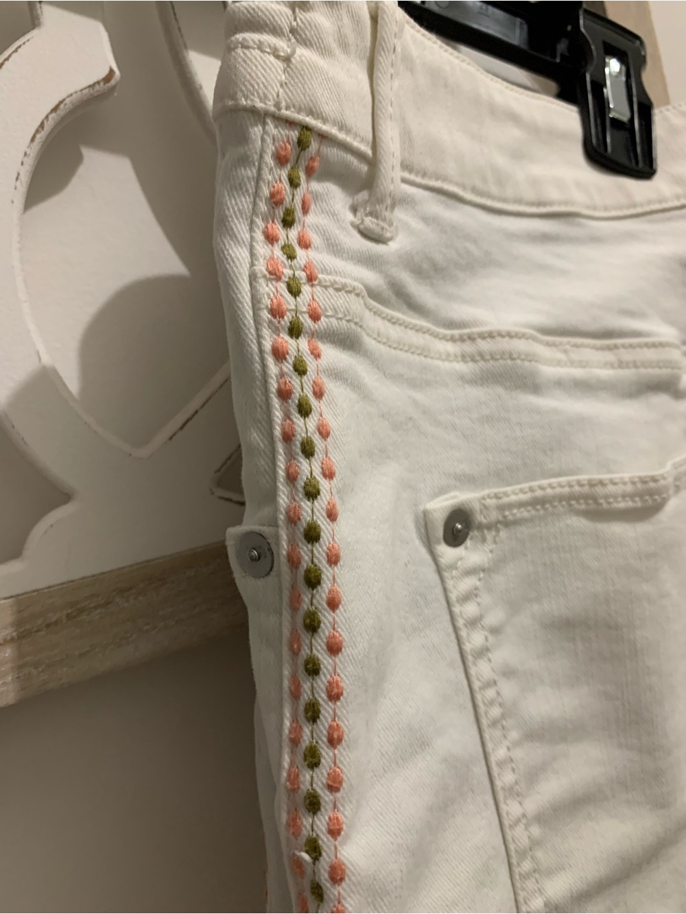 Pilcro and the Letterpress Women’s White Frayed Hem Cotton Drawstring Shorts - Picture 3 of 7